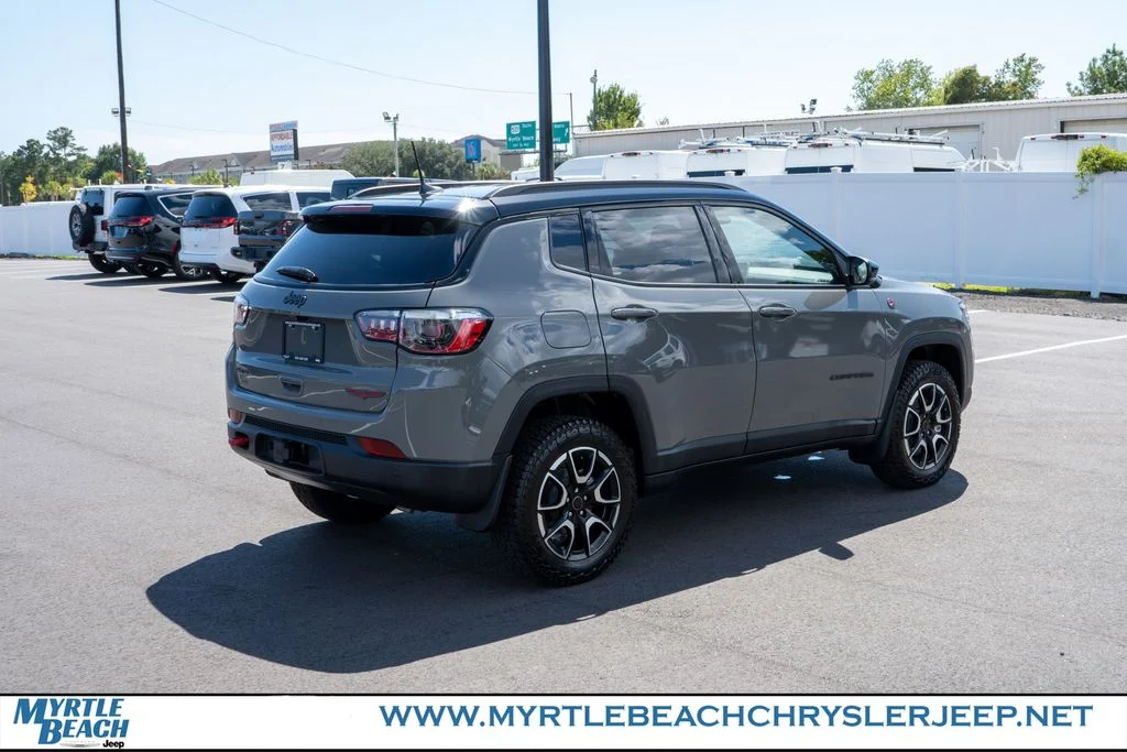 New 2026 Sting-Gray Clear-Coat Exterior Paint Jeep Trailhawk image 6