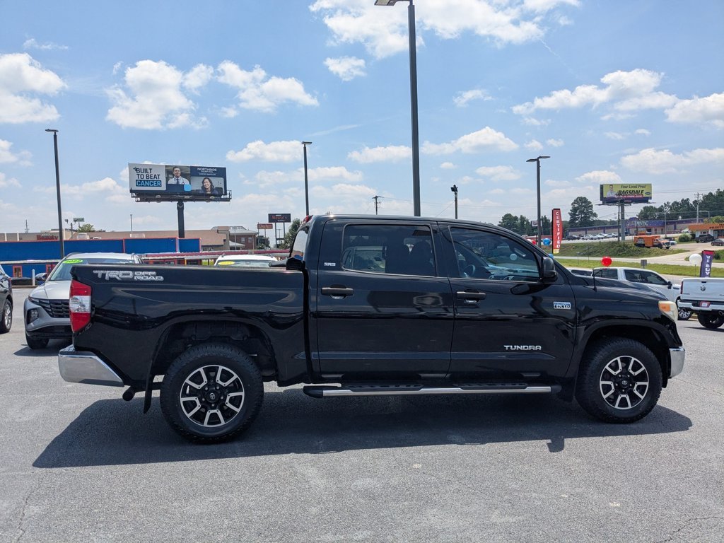 Used 2016  Toyota SR5 image 4