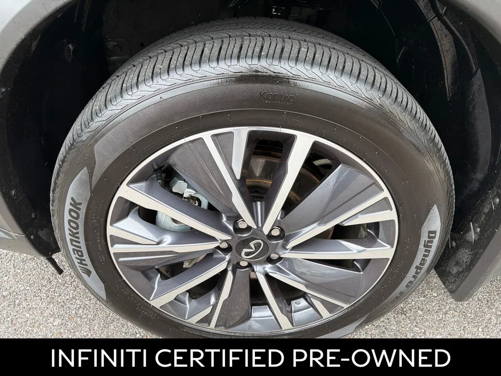 Certified Used 2026 Deep Emerald INFINITI LUXE image 15