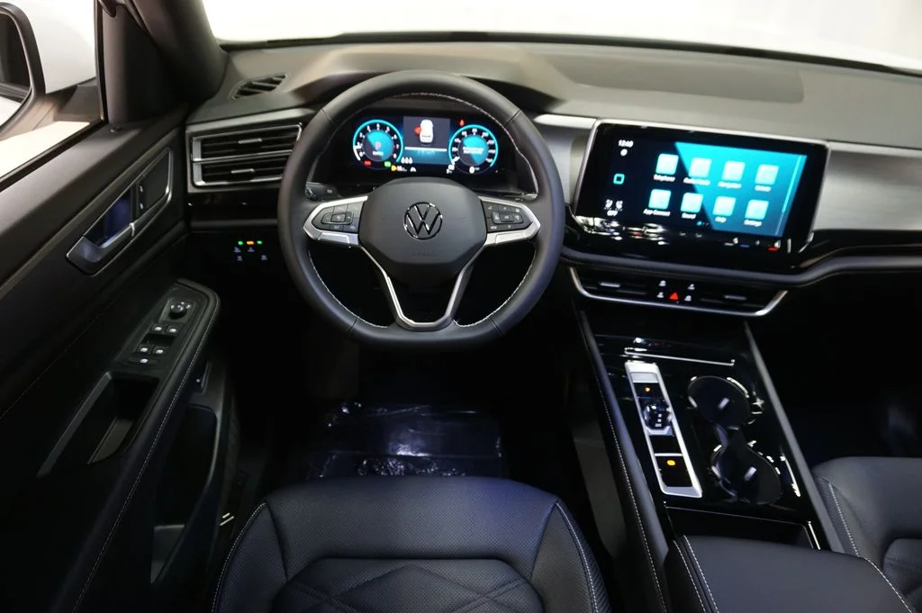 New 2026 White/off-white Volkswagen 2.0T SE w/Technology image 12