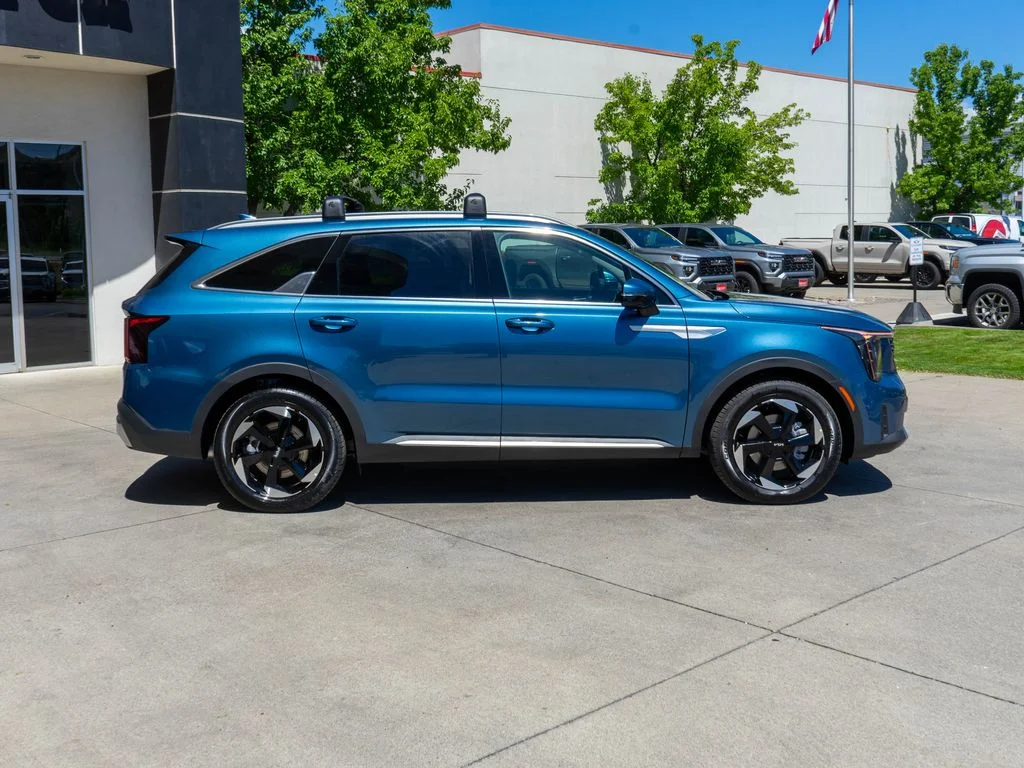 New 2026 Mineral Blue Kia EX image 8