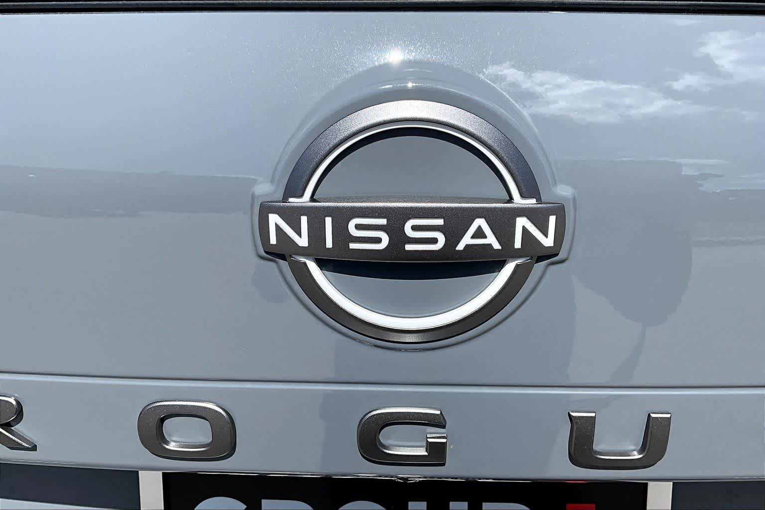 New 2026 Boulder Gray Pearl Nissan SV image 8