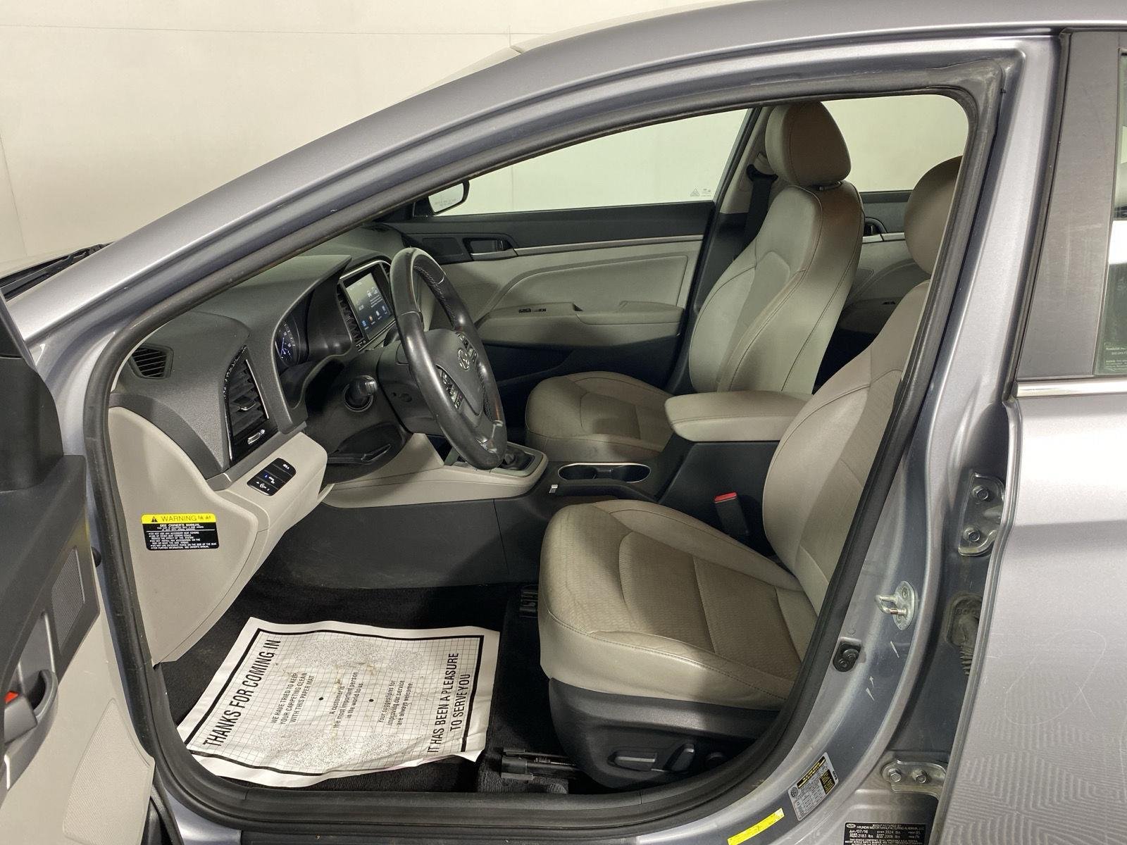 Used 2017 Shale Gray Metallic Hyundai Limited image 9
