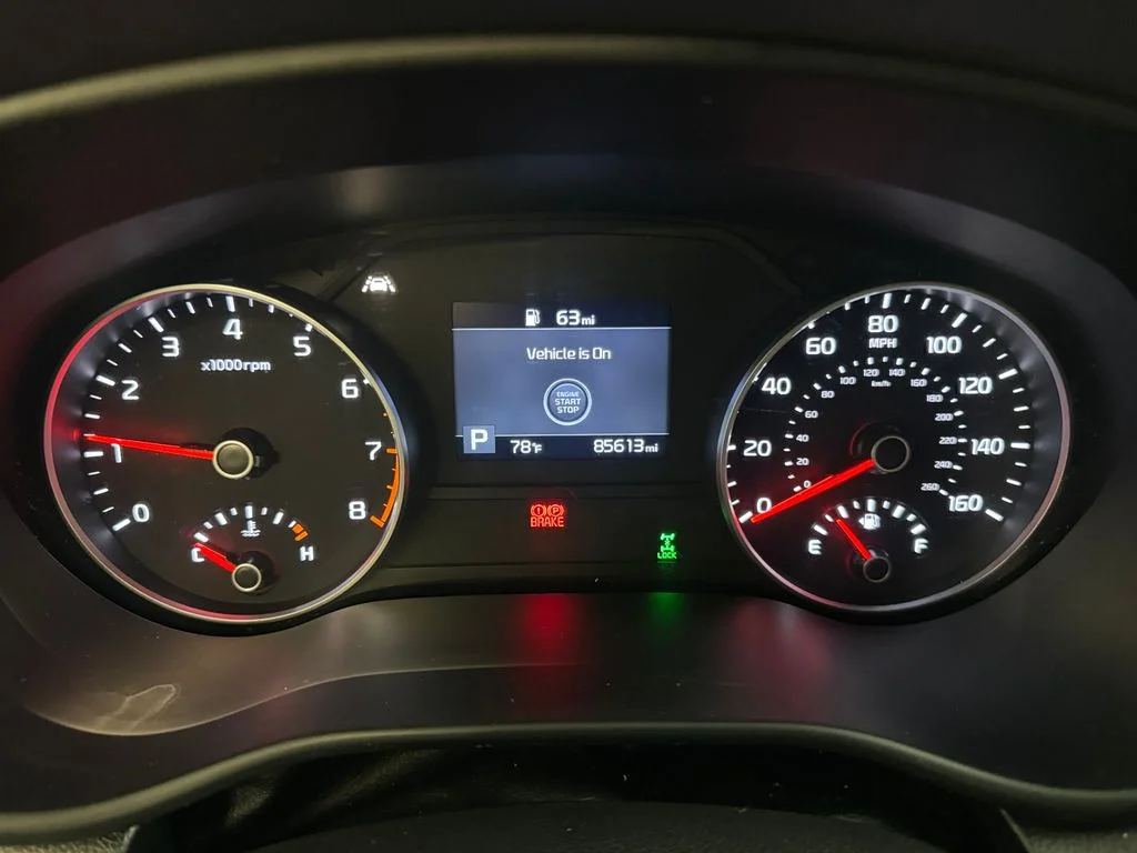 Used 2021 Red Kia S image 17