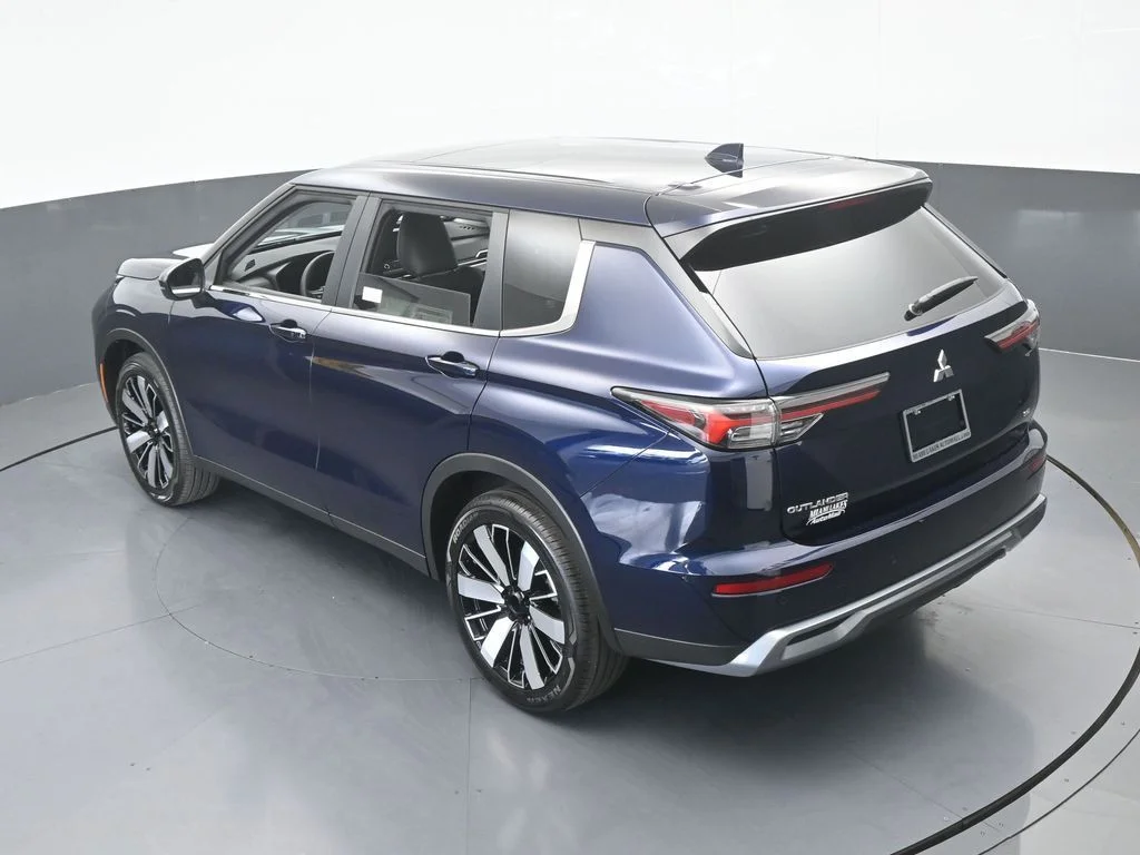 New 2026 Cosmic Blue Metallic Mitsubishi SE image 50