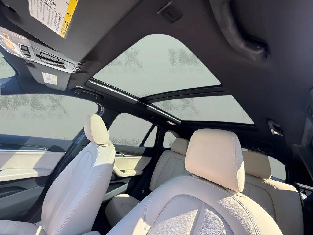 Used 2018 Blue BMW sDrive28i image 10