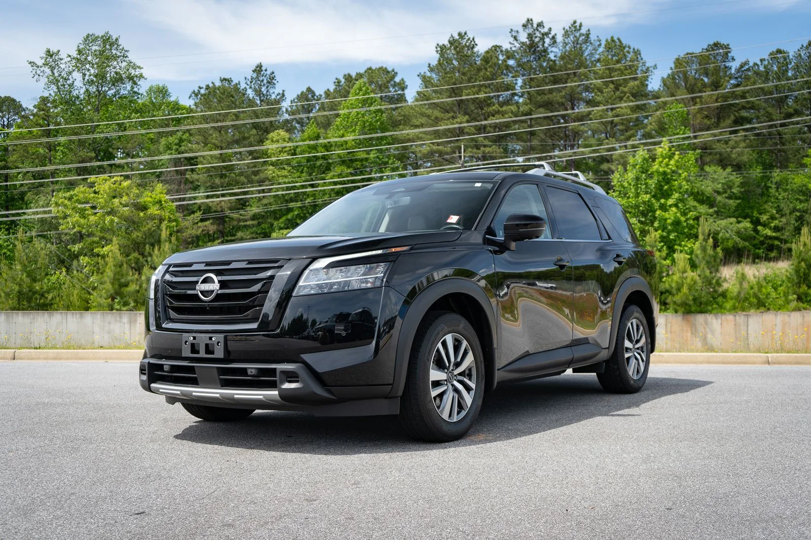 Used 2024 Black Nissan SL image 3