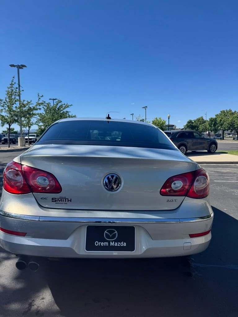 Used 2010 Gold Volkswagen Sport image 5