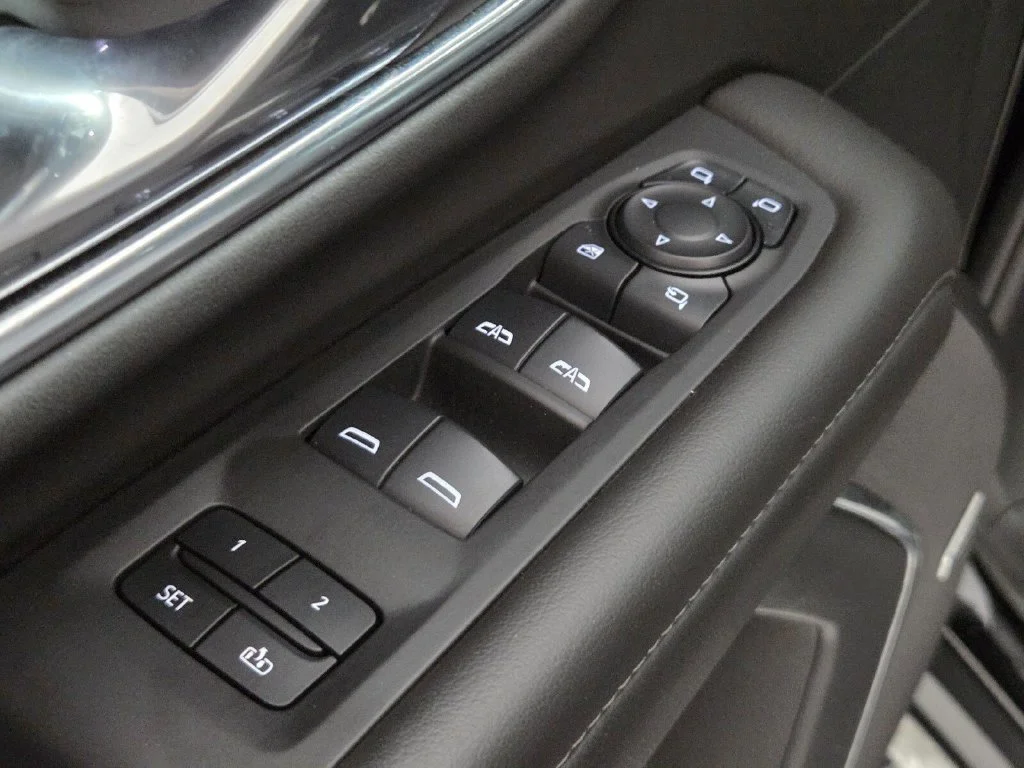 Used 2024 Black Chevrolet Z71 image 20
