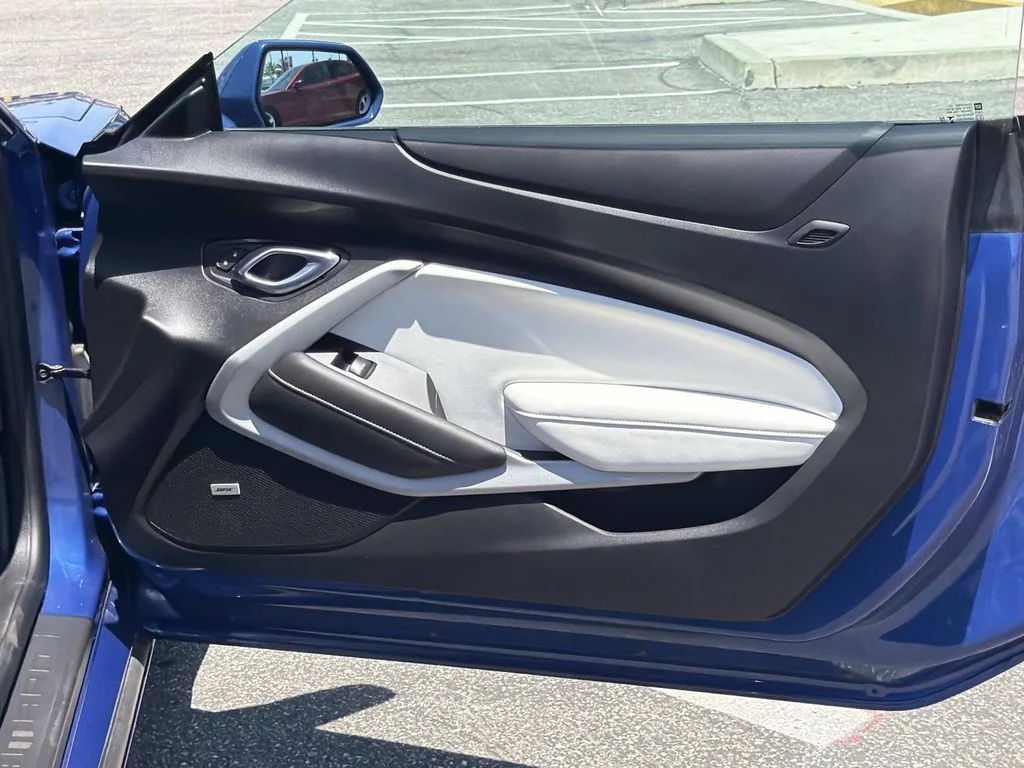 Used 2021 Riverside Blue Metallic Chevrolet 2LT image 27