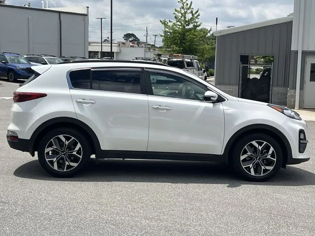 Used 2022 White Kia EX image 14