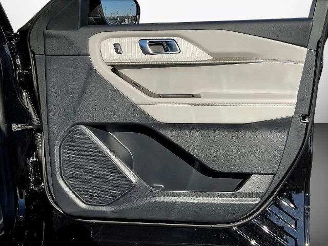 New 2027 Agate Black Metallic Ford Active image 78