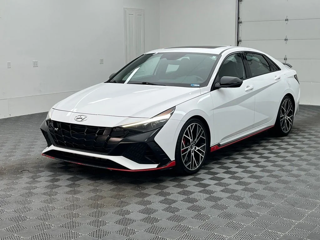 Used 2022 White Hyundai Base image 2