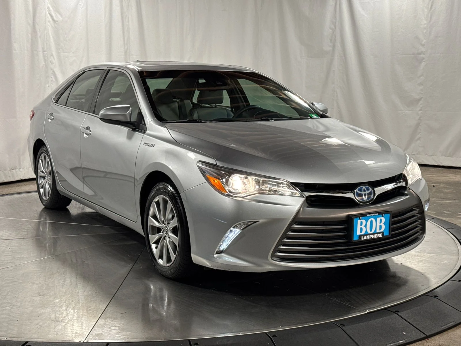 Used 2016 Celestial Silver Metallic Toyota XLE image 14