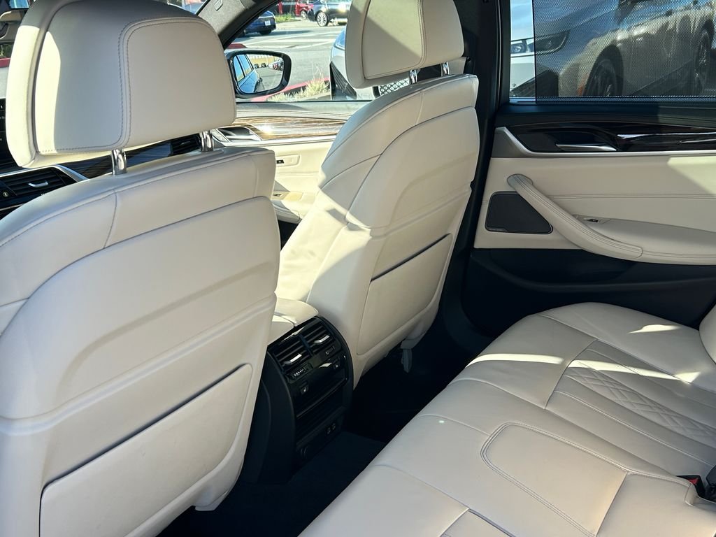 Used 2023 Arctic Race Blue metallic BMW M550i xDrive image 30