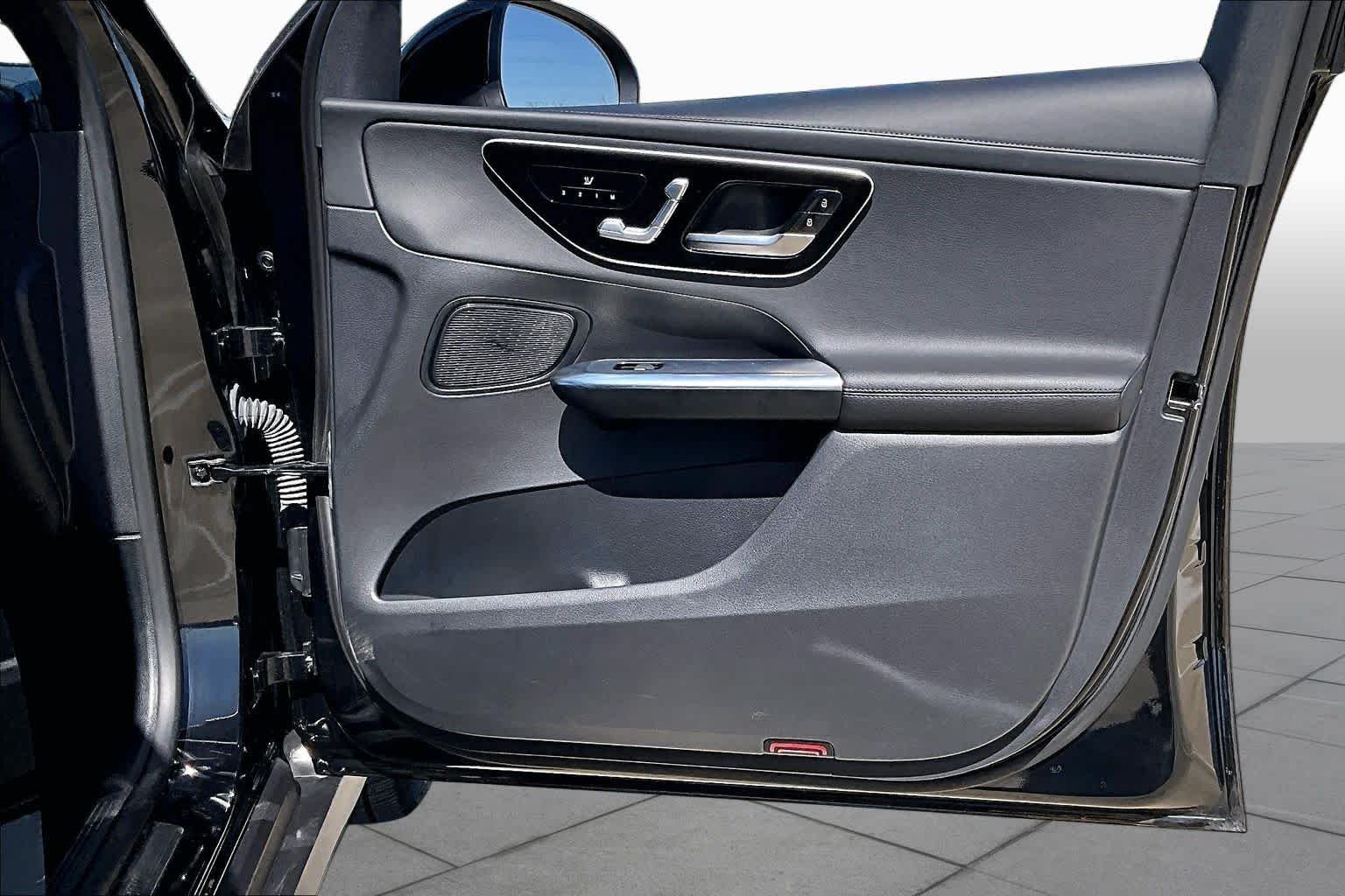 Used 2024 Black Mercedes-Benz GLC 300 image 22