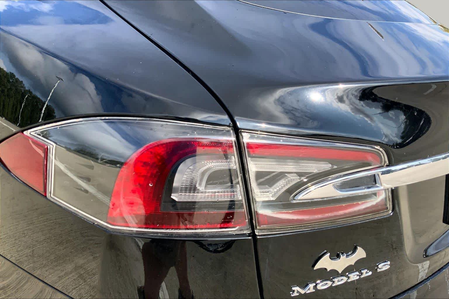 Used 2018 Obsidian Black Metallic Tesla 75D image 27