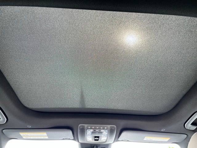 New 2026 Polar White Mercedes-Benz GLB 250 image 53