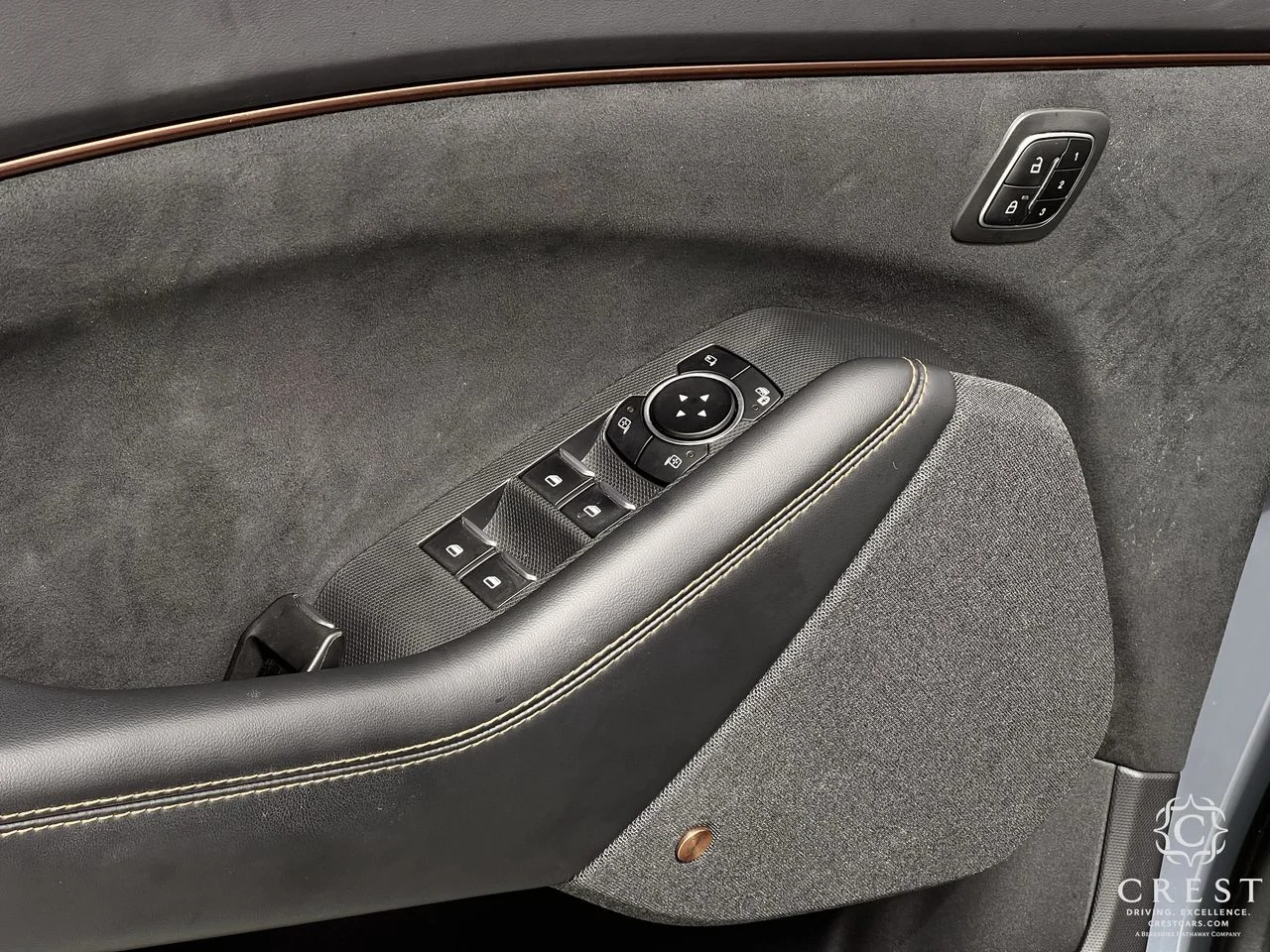 Used 2023 Vapor Blue Ford GT image 20