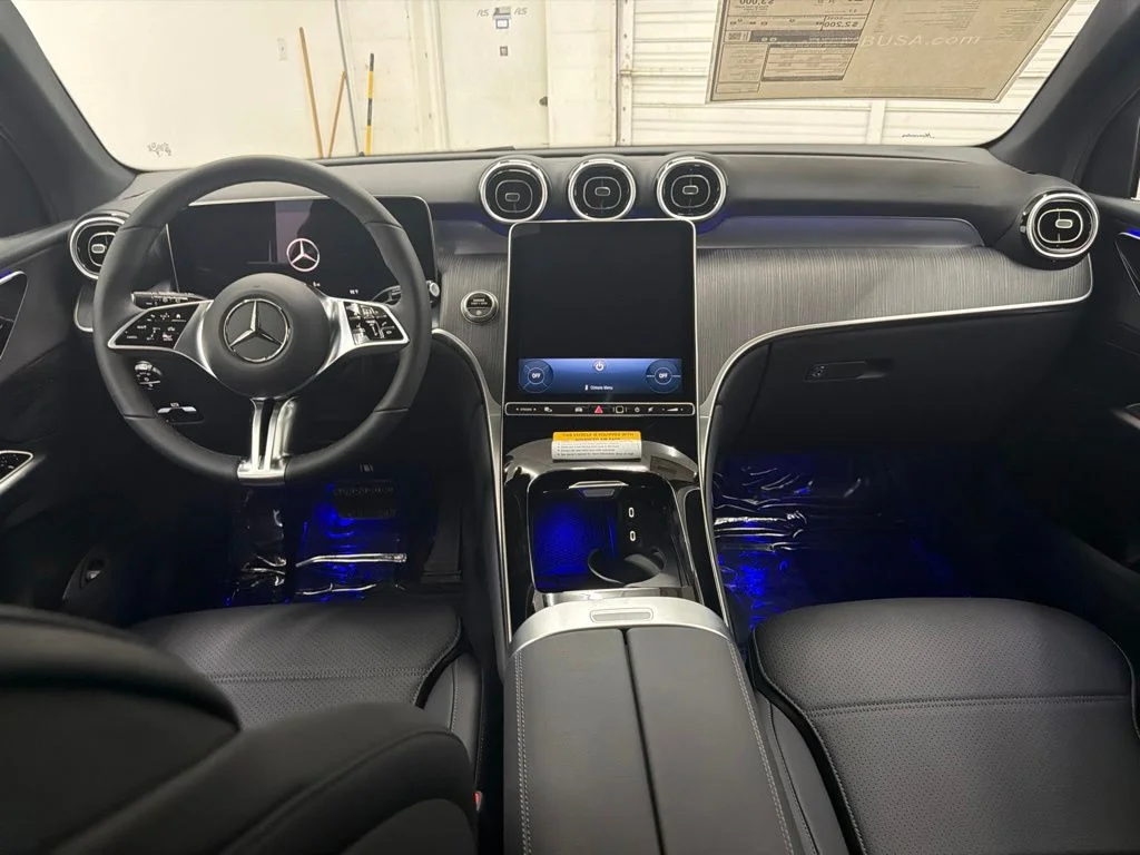 New 2027 Black Mercedes-Benz GLC 300 image 21