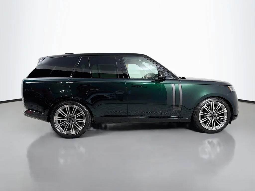 New 2026 British Racing Green Land Rover SE image 4