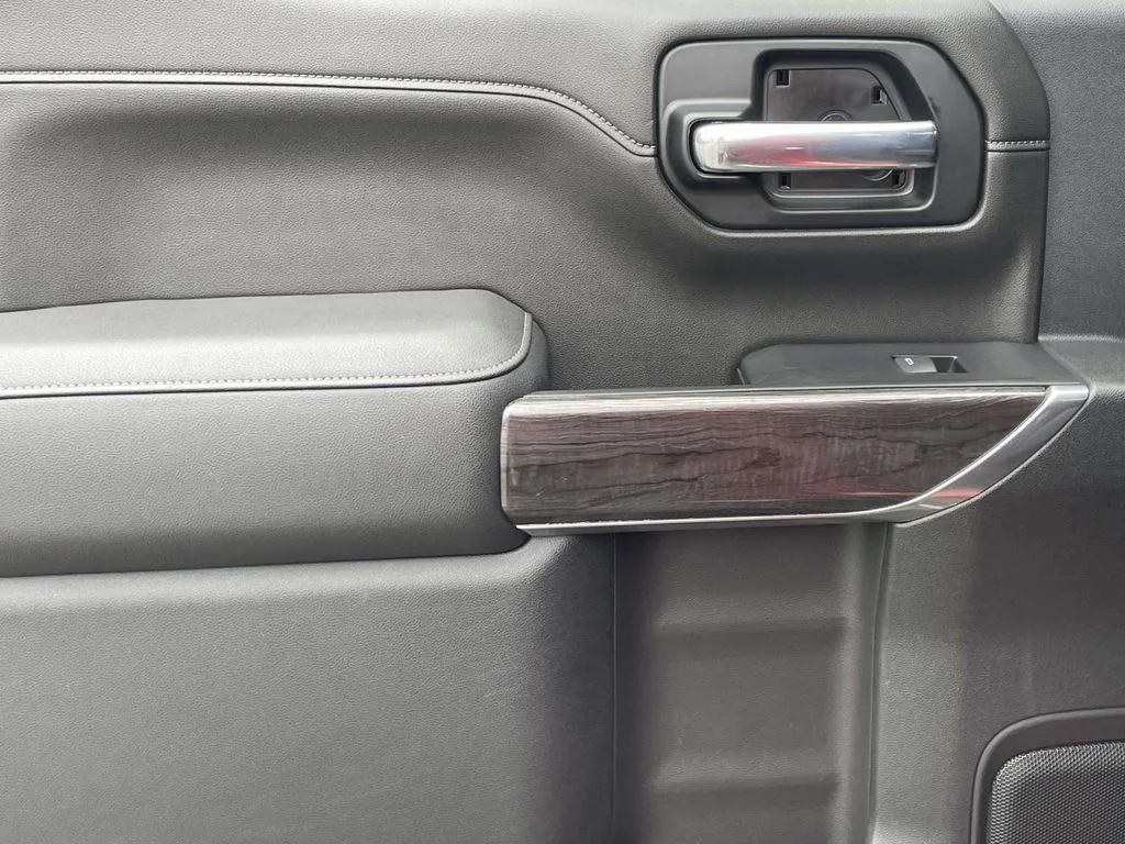 Used 2022 Red Chevrolet LTZ image 20