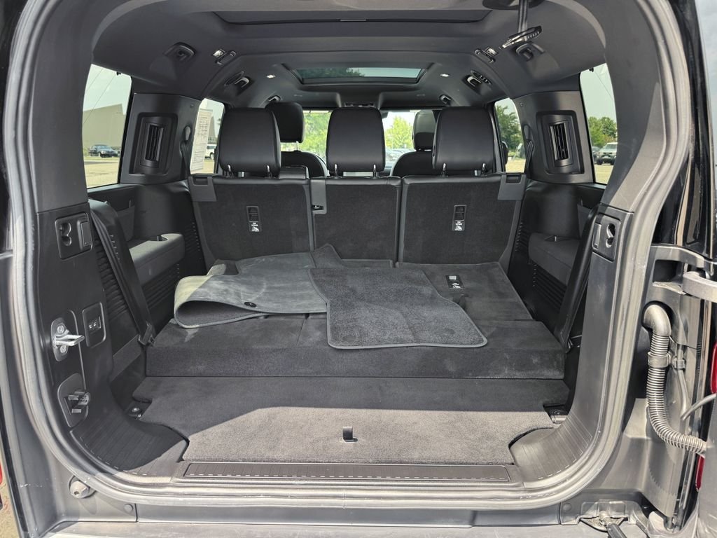 Used 2023 Gray Land Rover S image 10