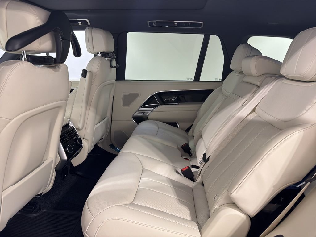New 2026 Santorini Black Land Rover P530 SE LWB 7 SEAT image 22