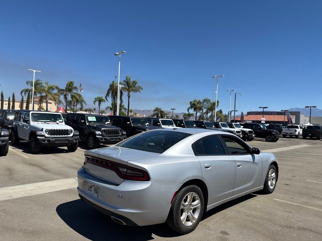 Used 2022 Silver Dodge SXT image 3
