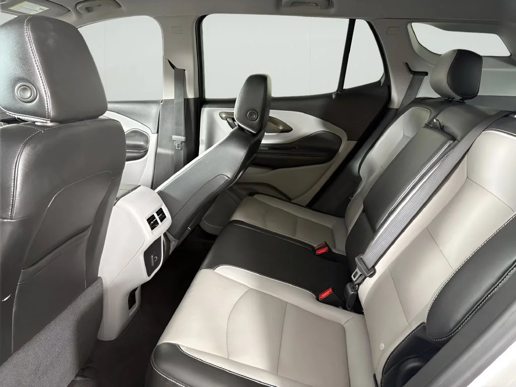 Used 2024 Summit White GMC SLT image 37