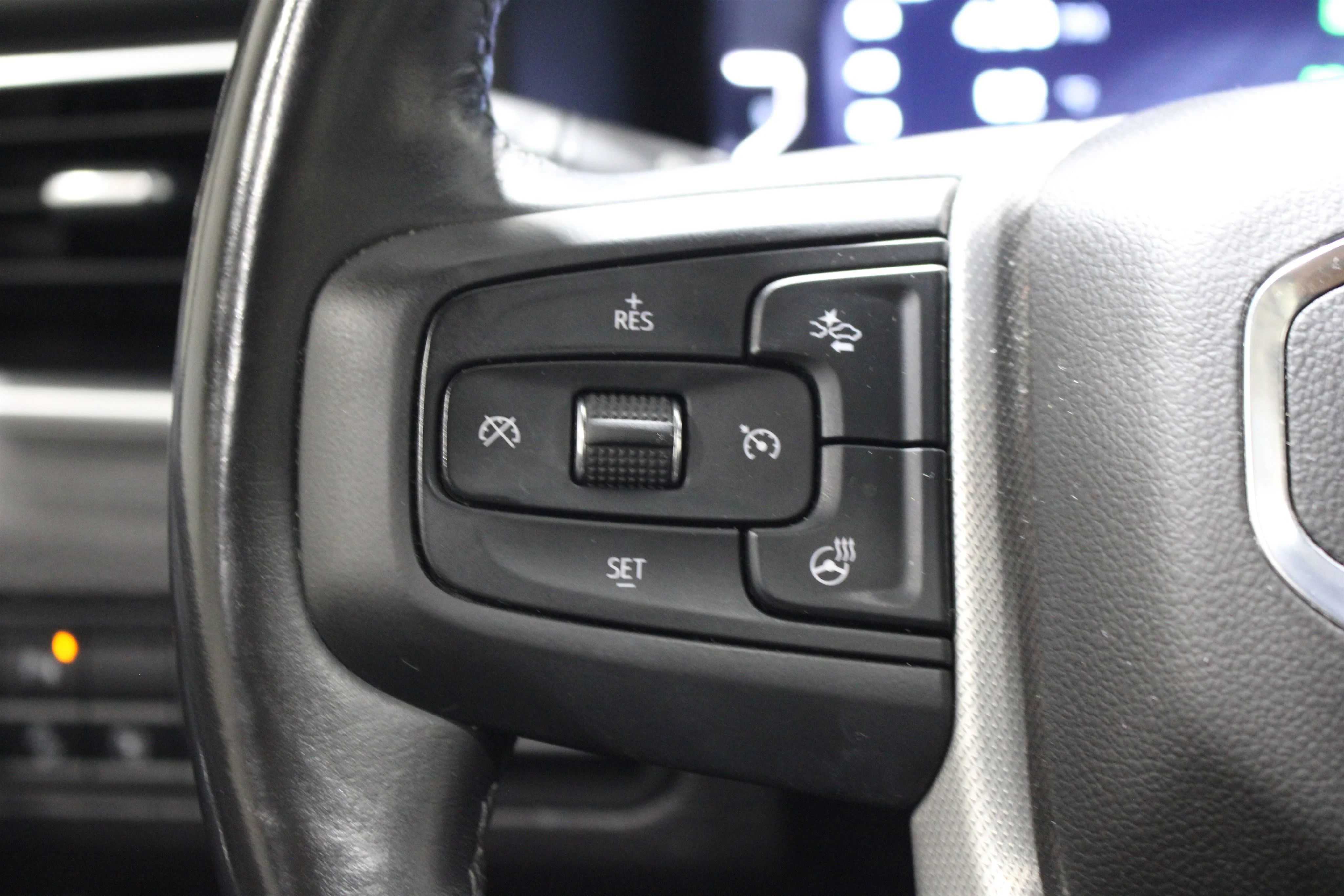 2022 GMC Yukon Denali - Photo 11