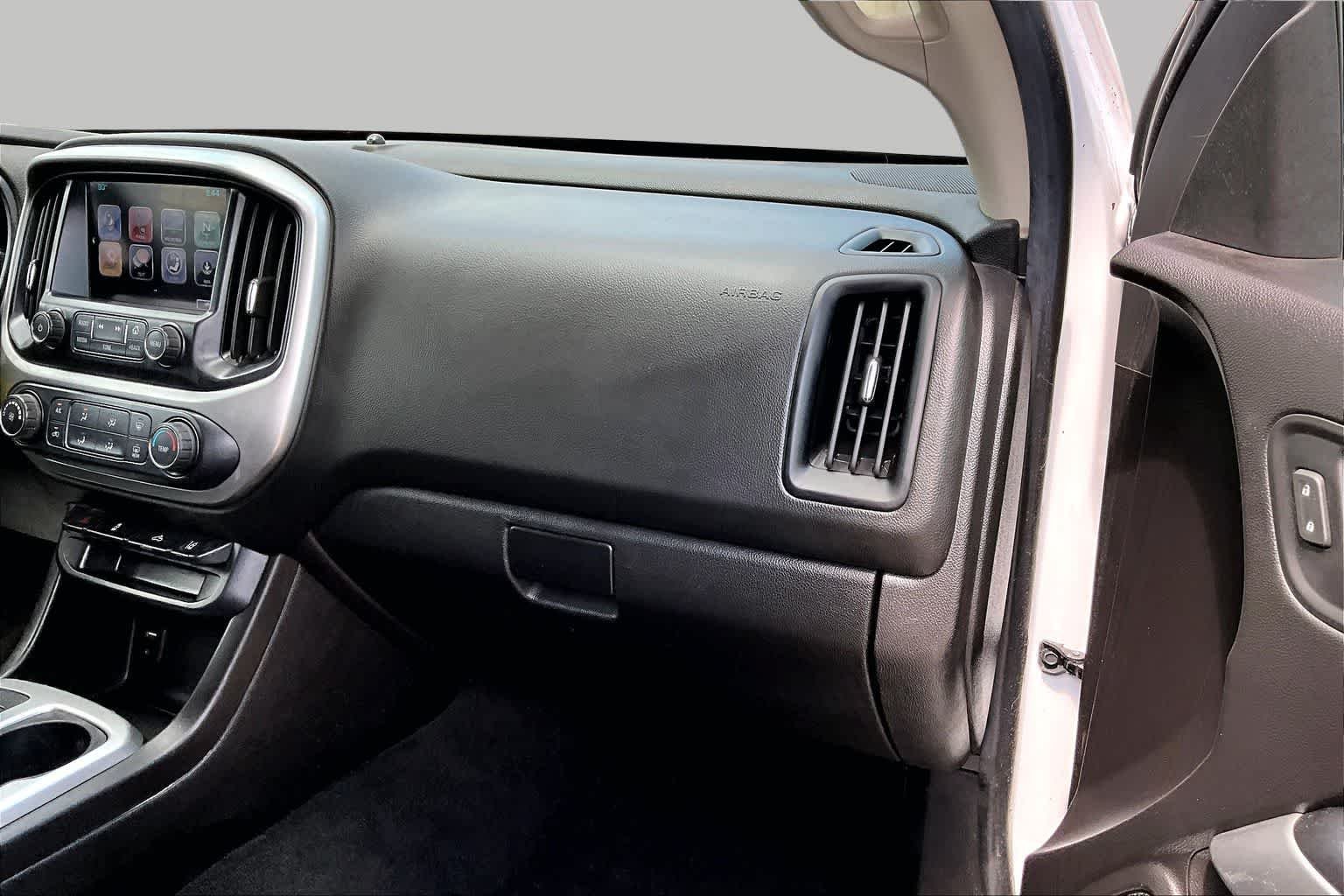 Used 2018 Summit White Chevrolet 2WD LT image 19