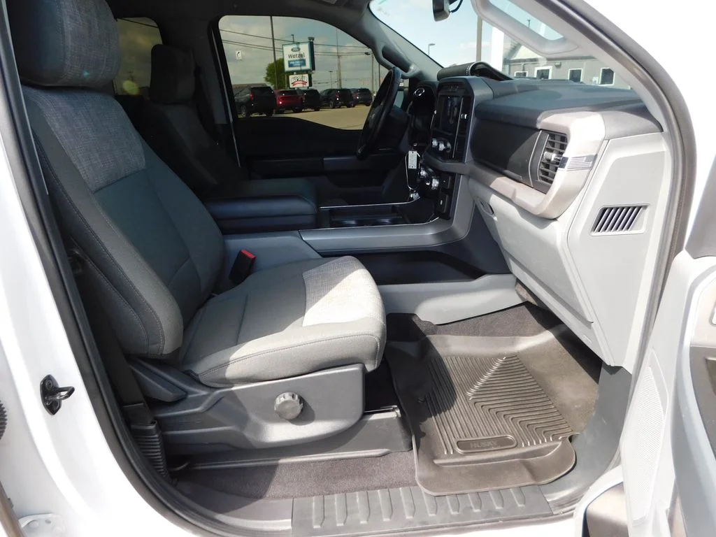 Used 2023 Oxford White Ford XLT image 23