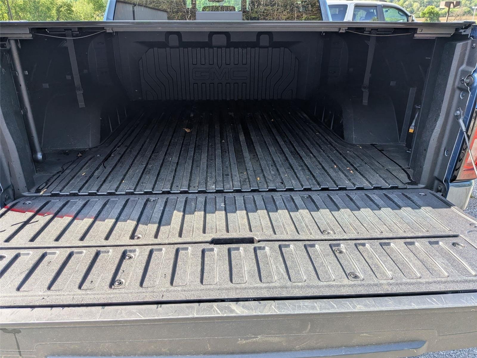 Used 2025 Downpour Metallic GMC Denali Ultimate image 32