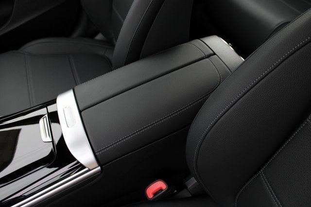 2025 Mercedes-Benz C-Class Sedan C 300 - Photo 68