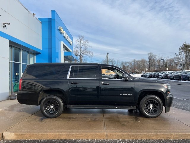 Used 2019 Chevrolet Suburban LT with VIN 1GNSKHKC3KR273836 for sale in Cheshire, CT