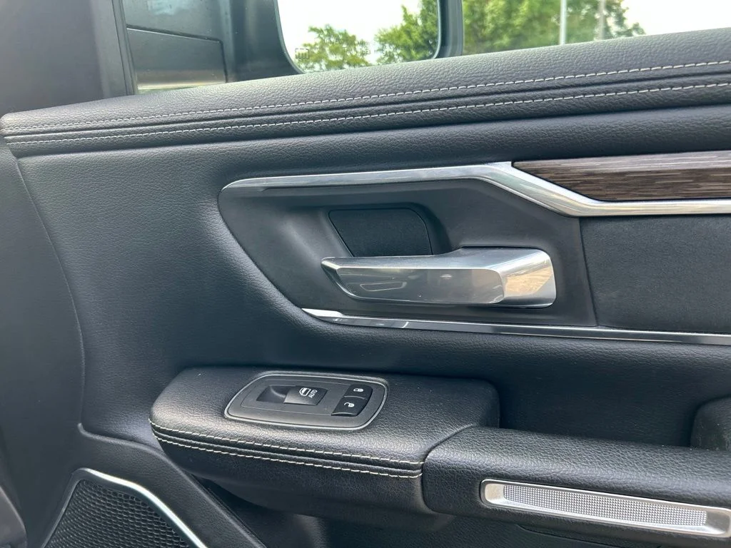 Used 2019 Crystal Metallic Ram Laramie image 25