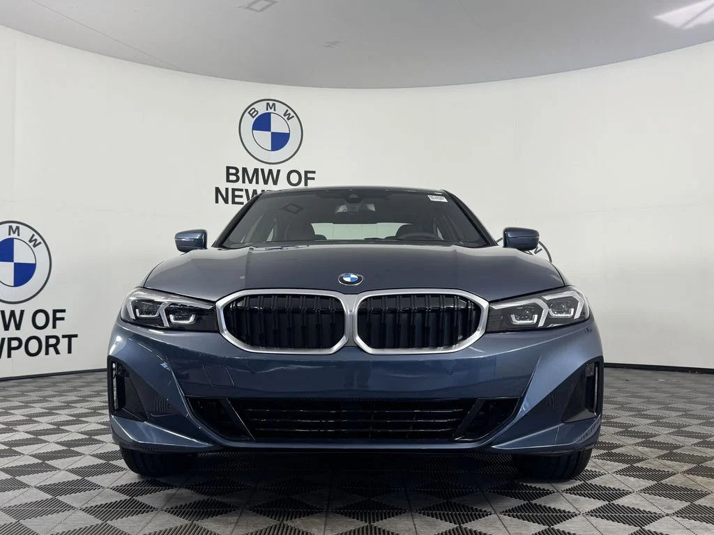 New 2026 Arctic Race Blue metallic BMW 330i xDrive image 4