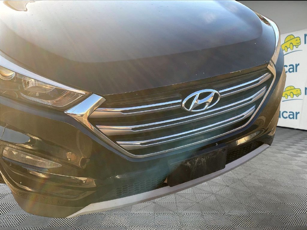 Used 2017 Black Hyundai Limited image 5