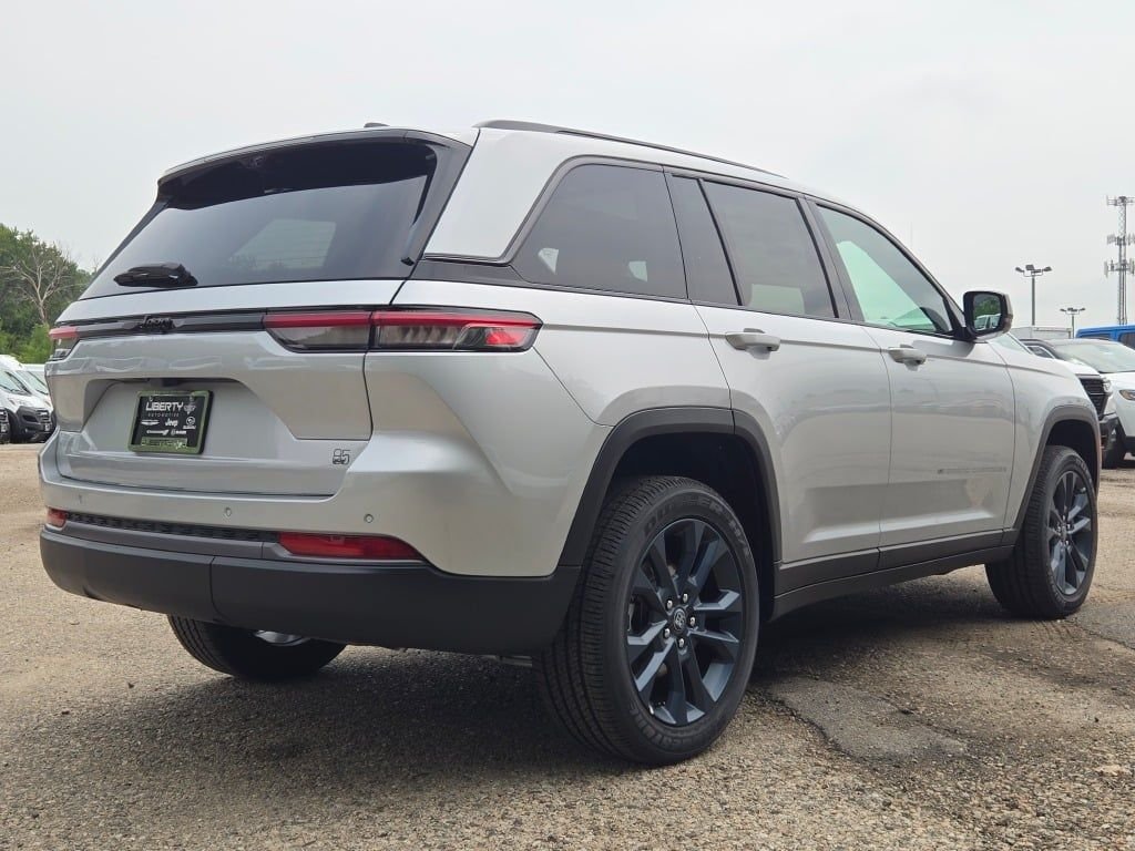 New 2026 Silver Zynith Jeep  image 14