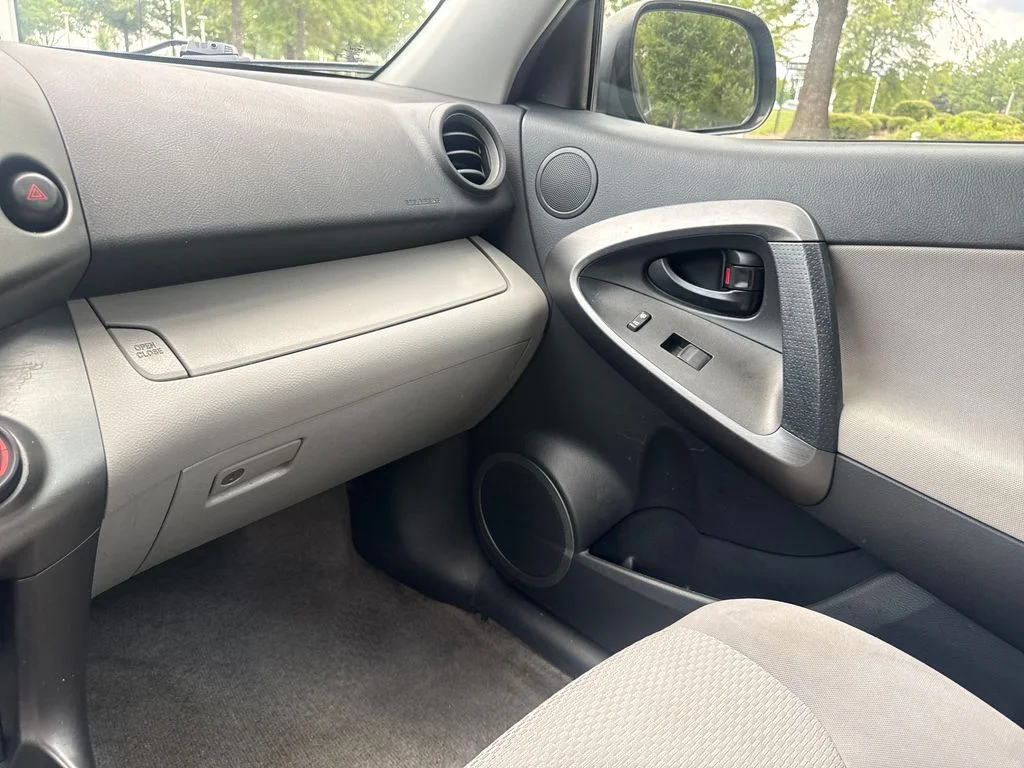 Used 2012 Black Toyota Base image 17