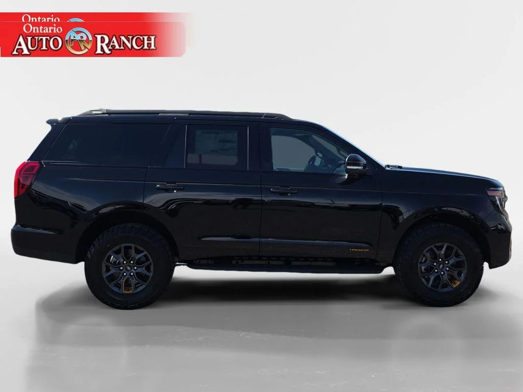 New 2026 AGATE BLACK METALLIC Ford Tremor image 6