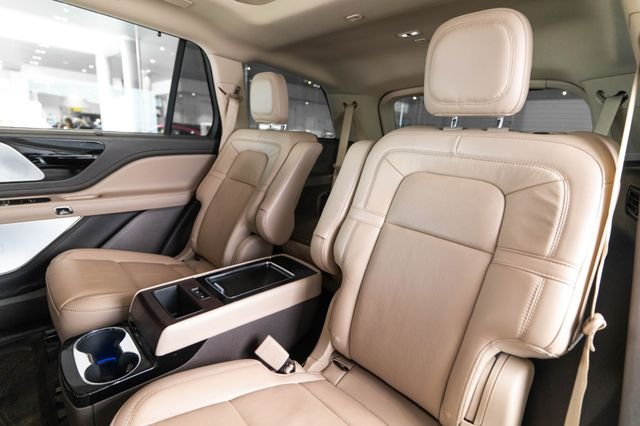 Used 2022 Blue Lincoln Grand Touring image 33