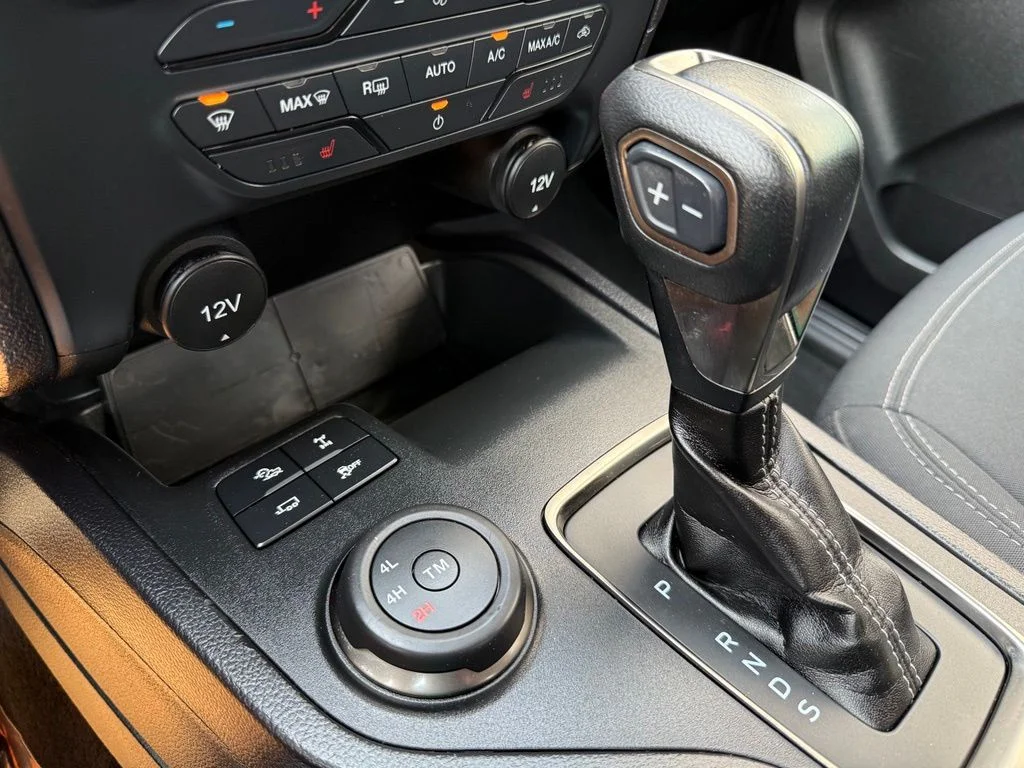Used 2023 Black Ford XLT image 17