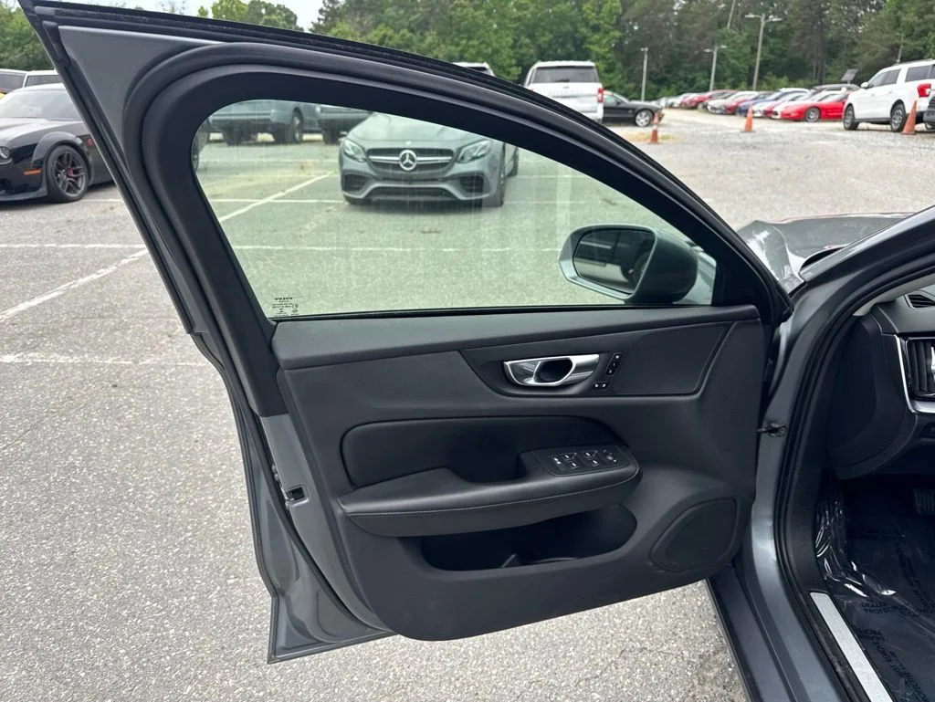 Used 2020 Gray Volvo T5 Momentum image 25
