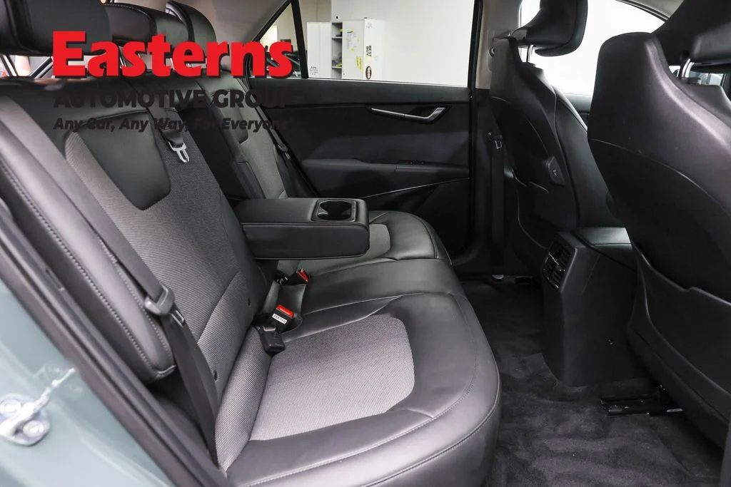 Used 2023 Green Kia Wind image 22