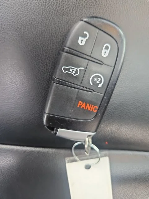 Used 2021 Red Jeep Limited 4x4 image 30