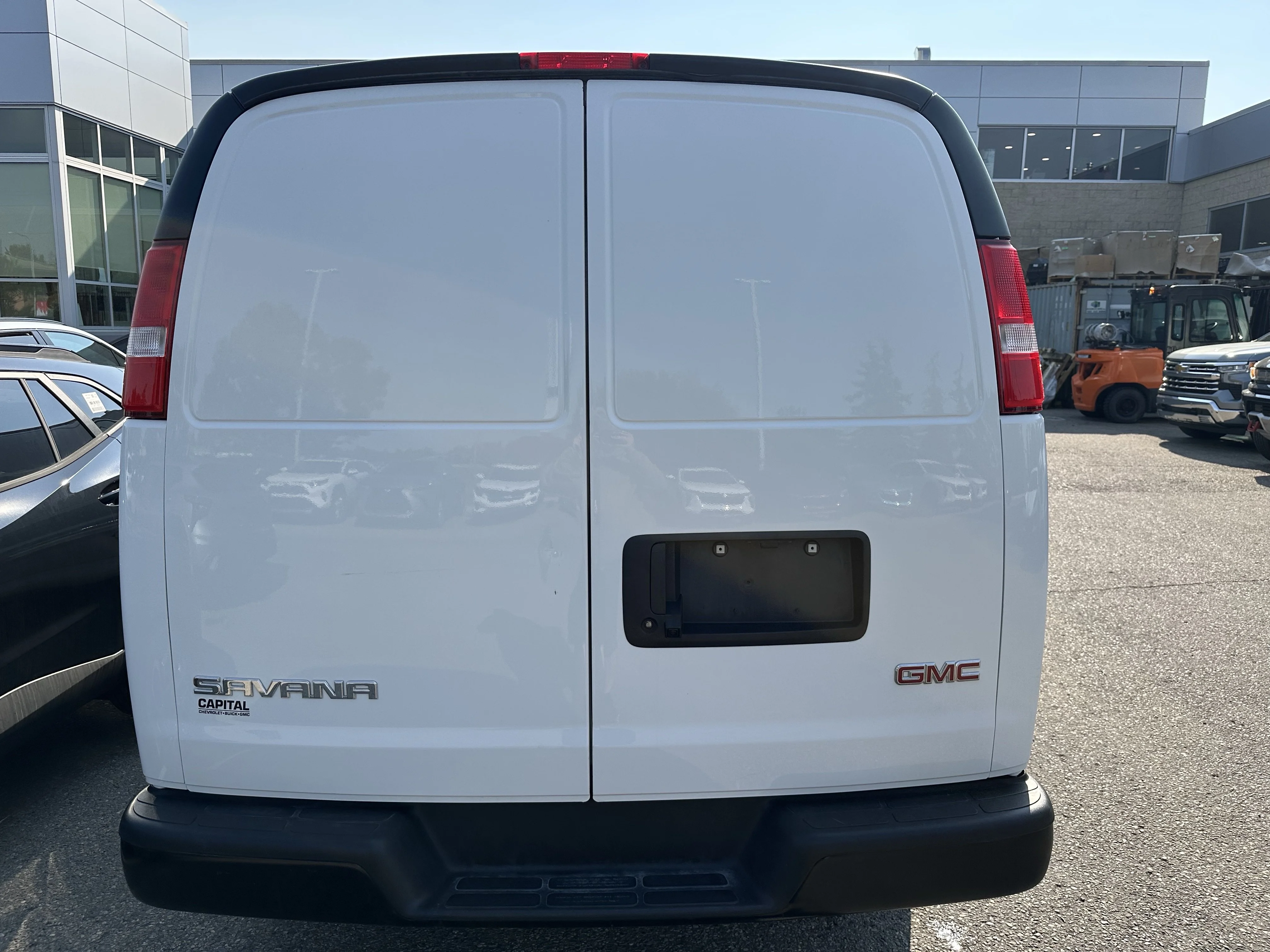 Certified Used 2025  GMC Work Van image 5