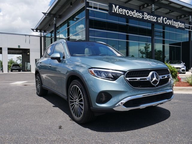 2026 Mercedes-Benz GLC GLC 300's photo