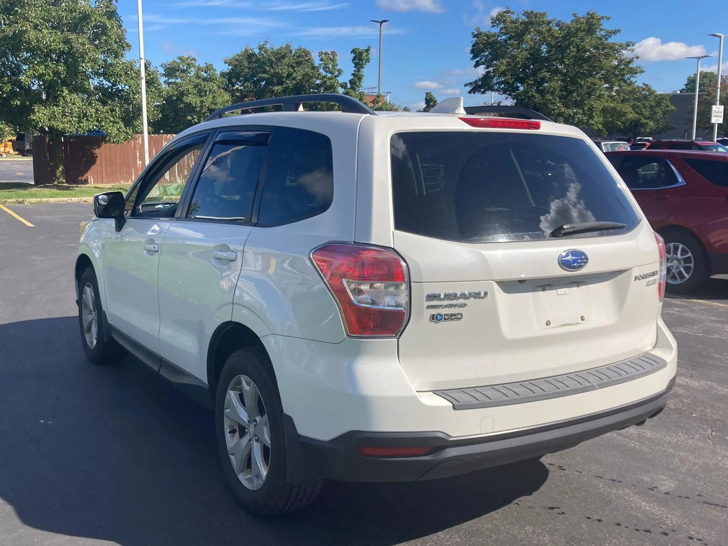 Used 2016 Crystal White Pearl Subaru 2.5i Premium image 5